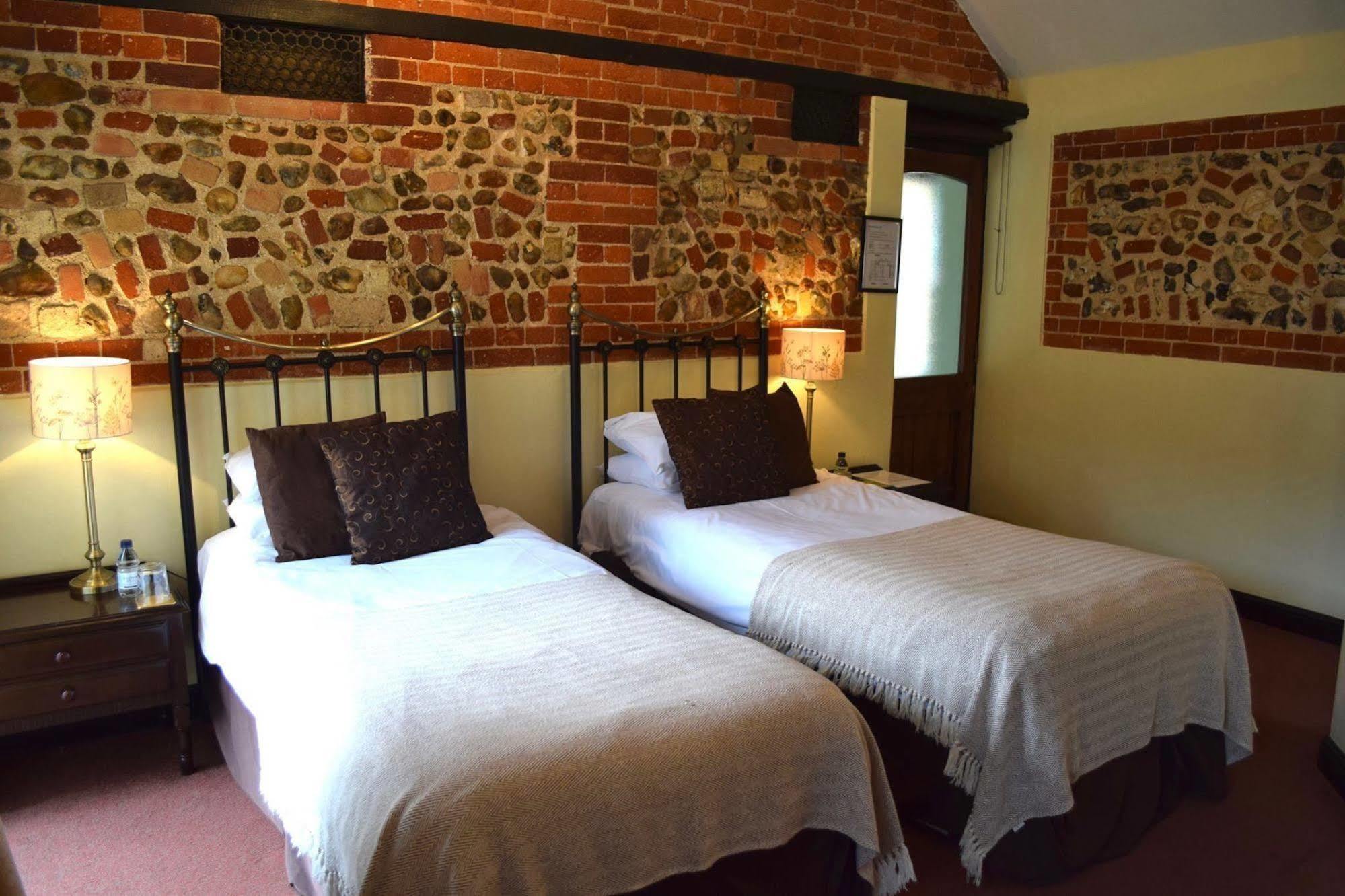 Hotel At The Farmhouse Hunters Hall Dereham Exterior foto
